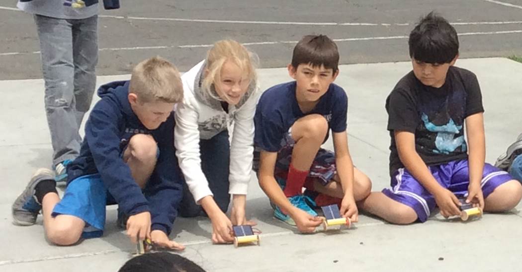 4th Graders build Solar Cars